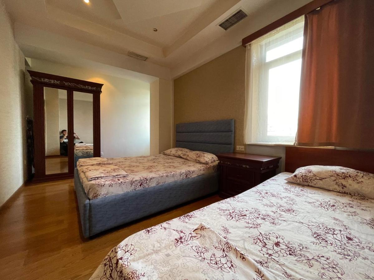 Apartments Emili エレバン エクステリア 写真