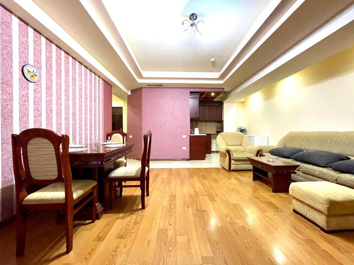 Apartments Emili エレバン エクステリア 写真