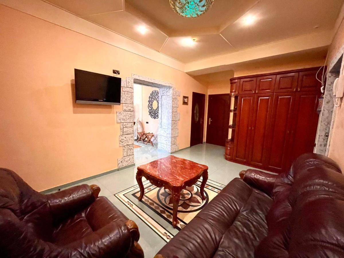Apartments Emili エレバン エクステリア 写真