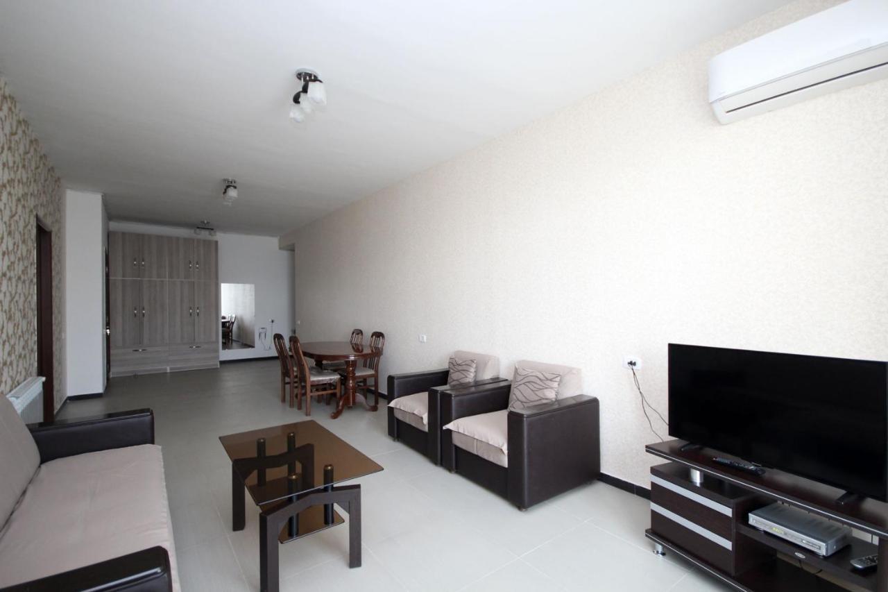 Apartments Emili エレバン エクステリア 写真