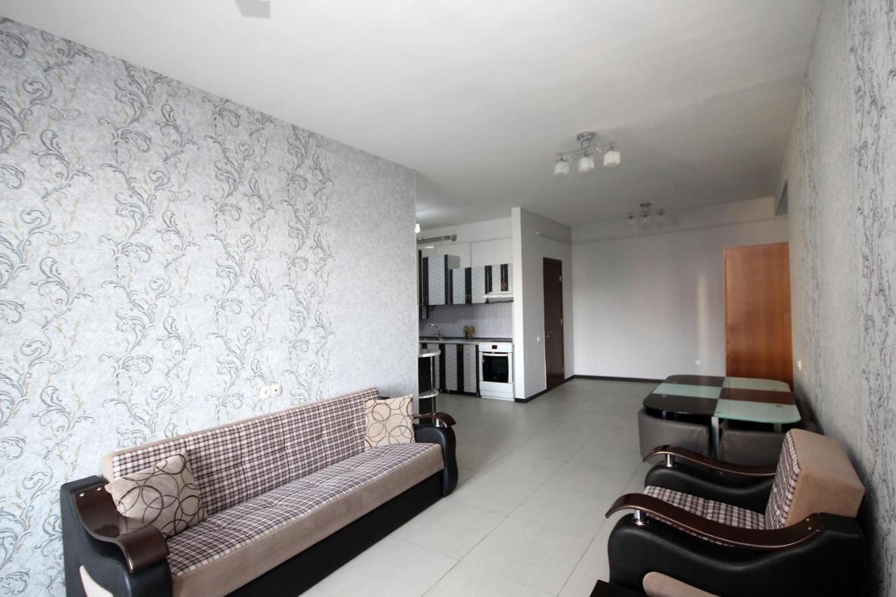 Apartments Emili エレバン エクステリア 写真