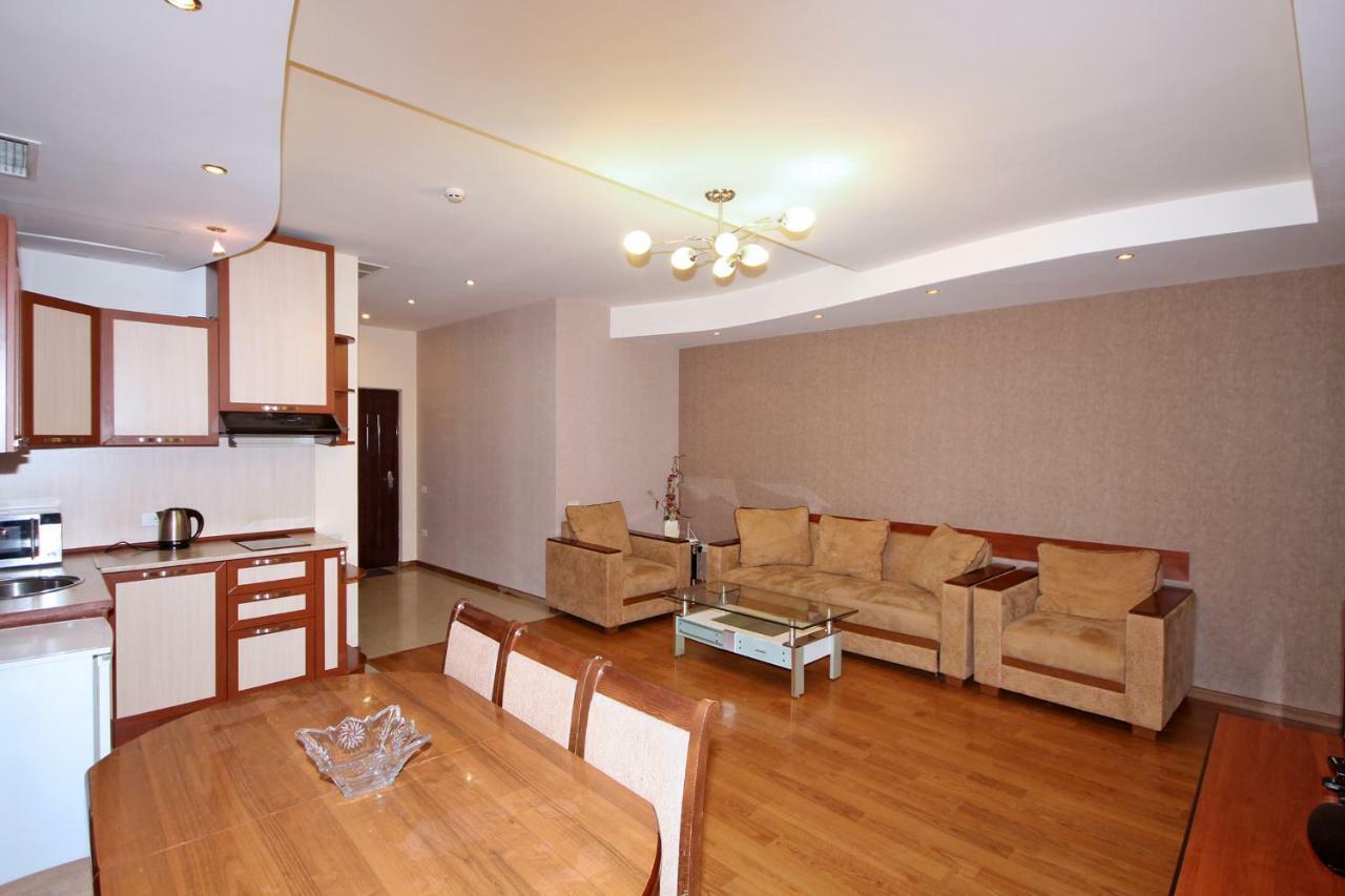 Apartments Emili エレバン エクステリア 写真