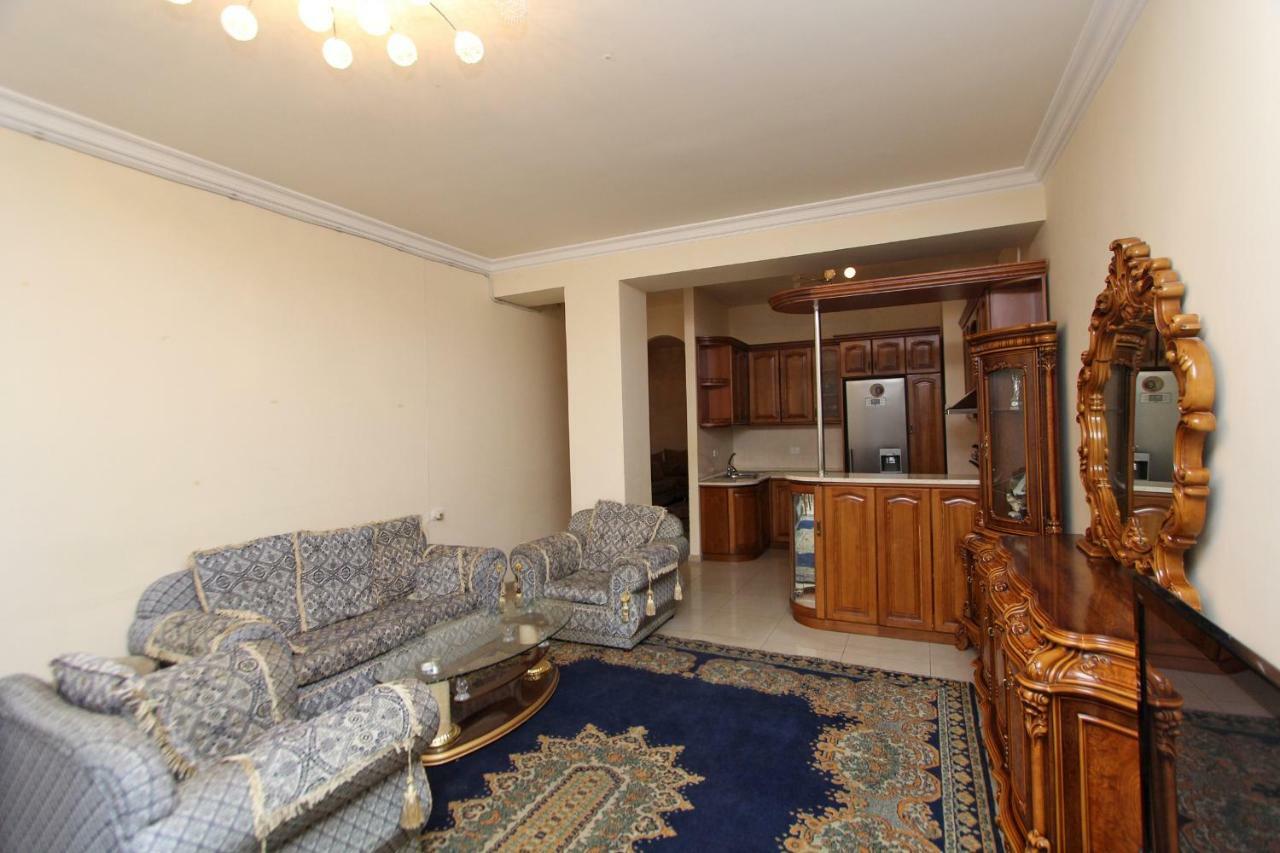 Apartments Emili エレバン エクステリア 写真