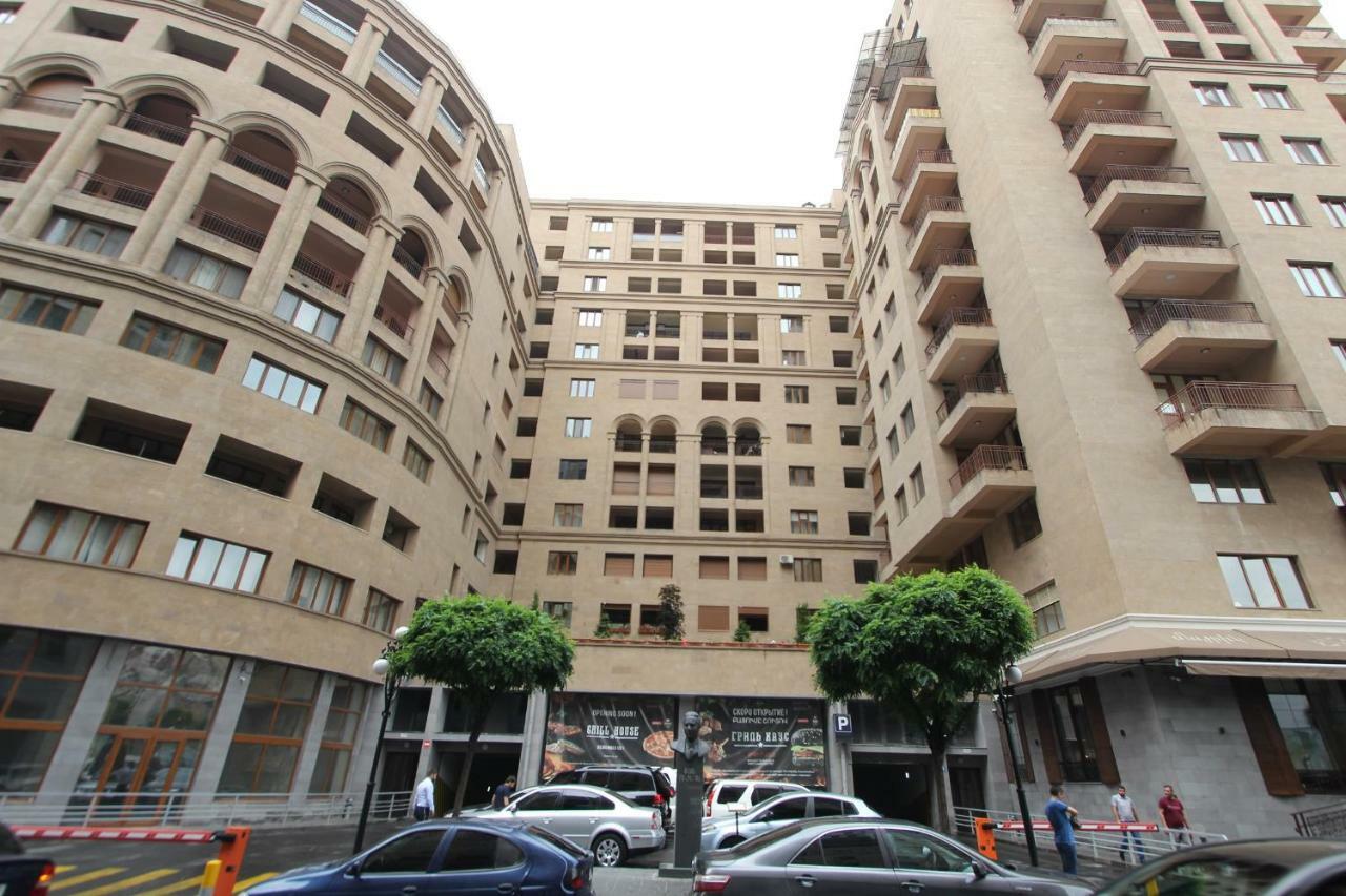 Apartments Emili エレバン エクステリア 写真